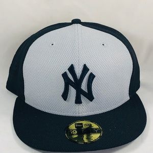 BRAND NEW NEW YORK YANKEES 59FIFTY HAT SZ 7 1/2